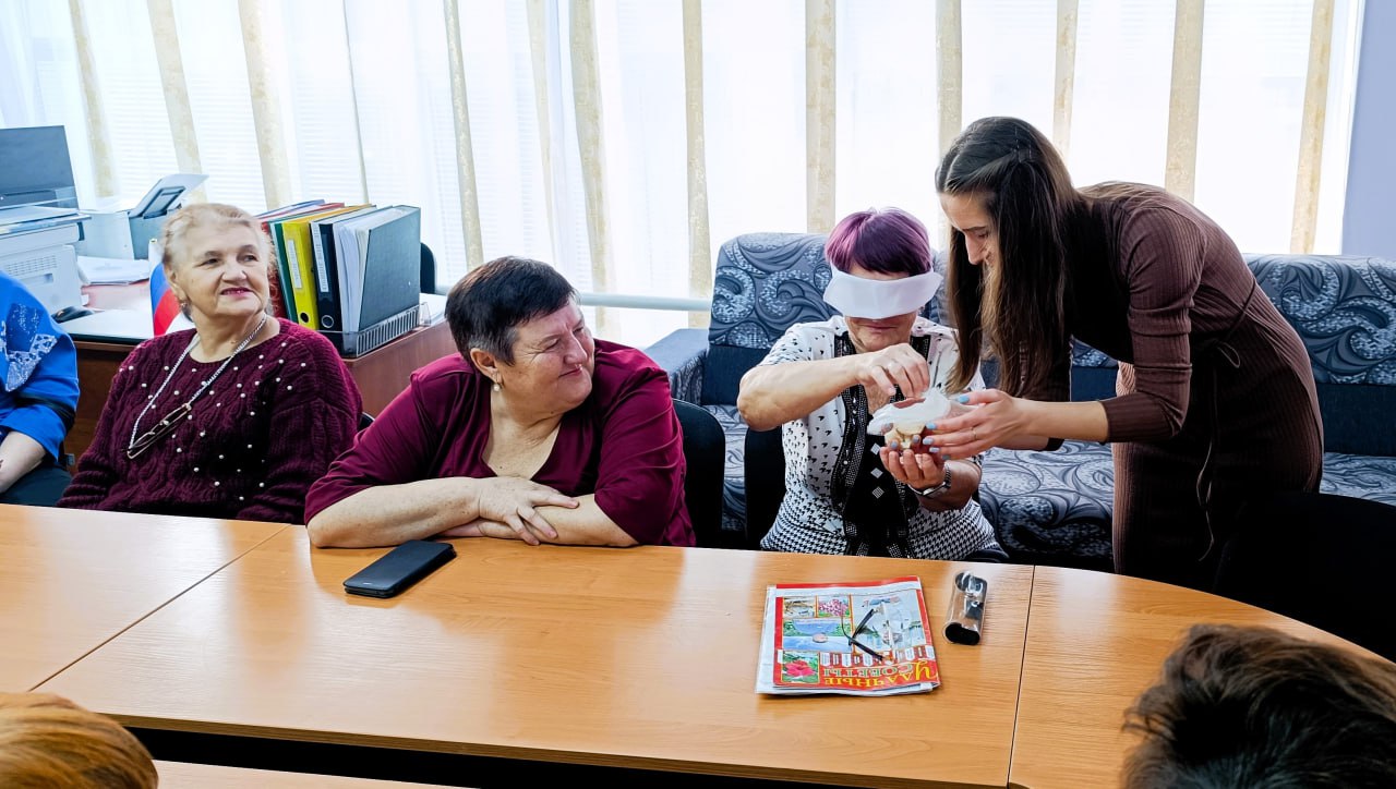 В Центральной библиотеке Троицкого МО состоялся праздничный калейдоскоп В Центральной библиотеке Троицкого МО состоялся праздничный калейдоскоп