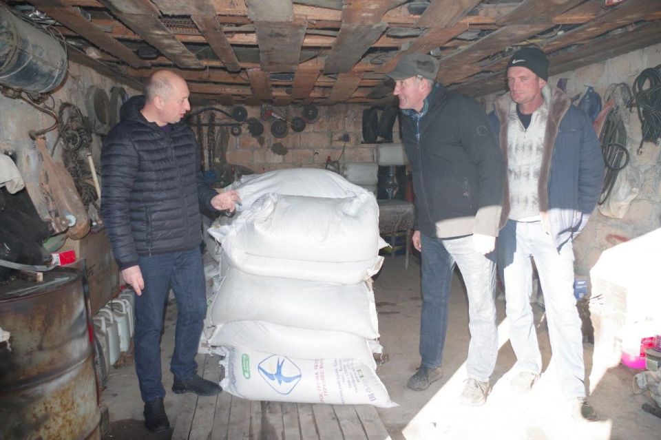 Многодетным семьям Славяносербщины доставляют крупы с Алтая Многодетным семьям Славяносербщины доставляют крупы с Алтая