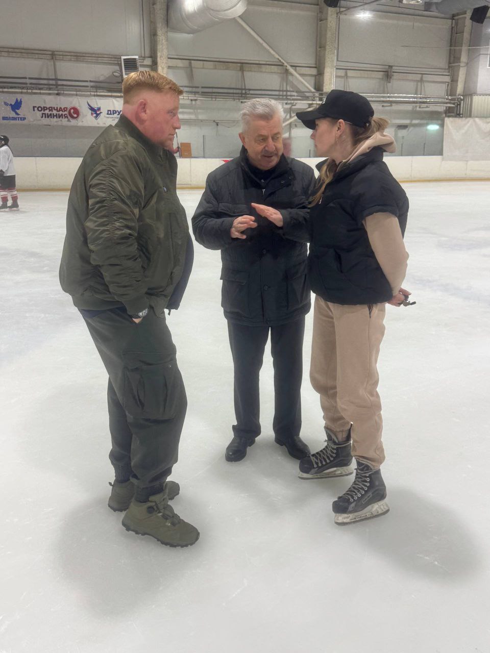 Виктор Водолацкий: Во время приема граждан по личным вопросам ко мне обратилась руководитель инициативной группы по развитию следж-хоккея на территории Луганской Народной Республики Виктор Водолацкий: Во время приема граждан по личным вопросам ко мне обратилась руководитель инициативной группы по развитию следж-хоккея на территории Луганской Народной Республики