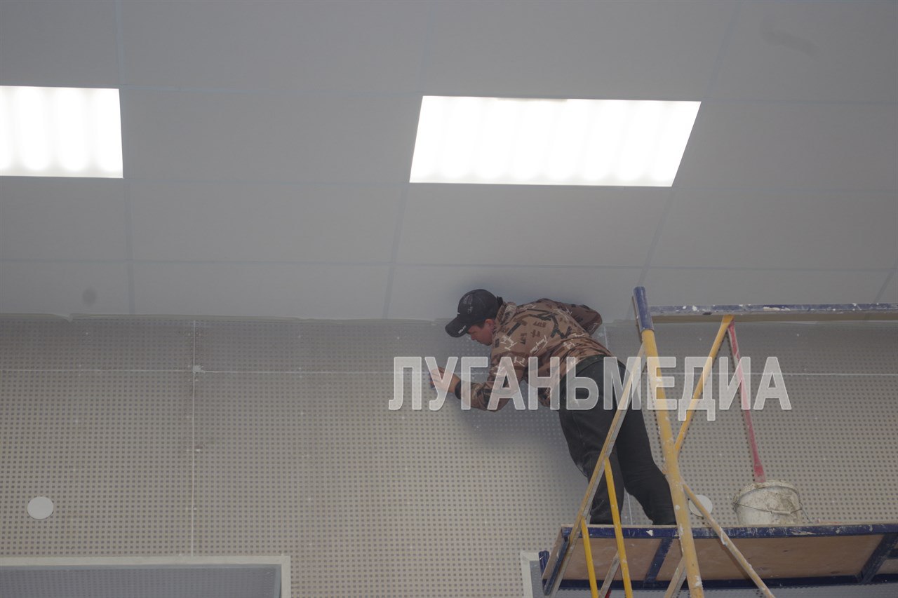 В доме культуры поселка Металлист завершаются ремонтные работы В доме культуры поселка Металлист завершаются ремонтные работы