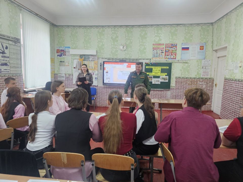 "Герой земли русской. Полководец А.Суворов" "Герой земли русской. Полководец А.Суворов"