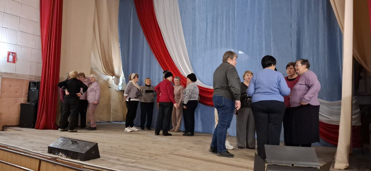 Урок театрального искусства прошёл в Красном Луче для слушателей Университета третьего возраста Урок театрального искусства прошёл в Красном Луче для слушателей Университета третьего возраста