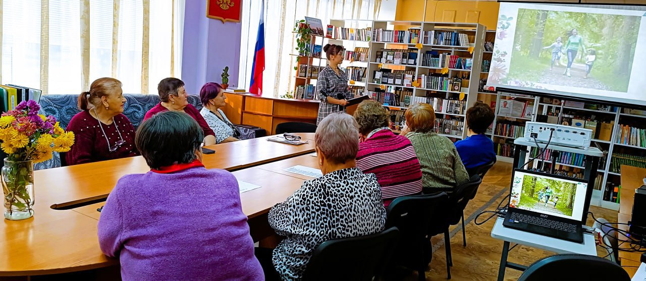 В Центральной библиотеке Троицкого МО состоялся праздничный калейдоскоп
