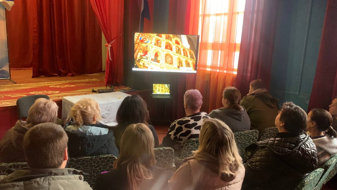 Единство в многообразии: Презентация этнокультур России в Большекаменке и Новодарьевке! Единство в многообразии: Презентация этнокультур России в Большекаменке и Новодарьевке!