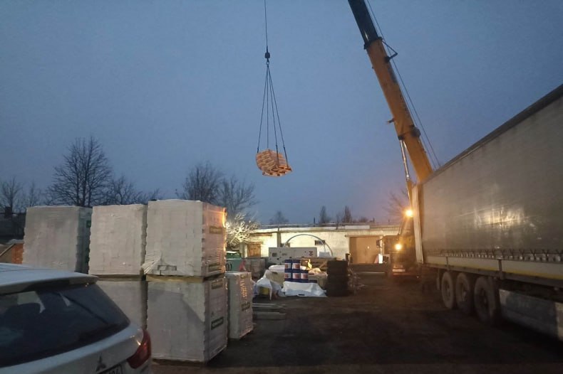 В Свердловск прибыла очередная партия сухих смесей для отделочных работ, проводимых Красноярским краем В Свердловск прибыла очередная партия сухих смесей для отделочных работ, проводимых Красноярским краем