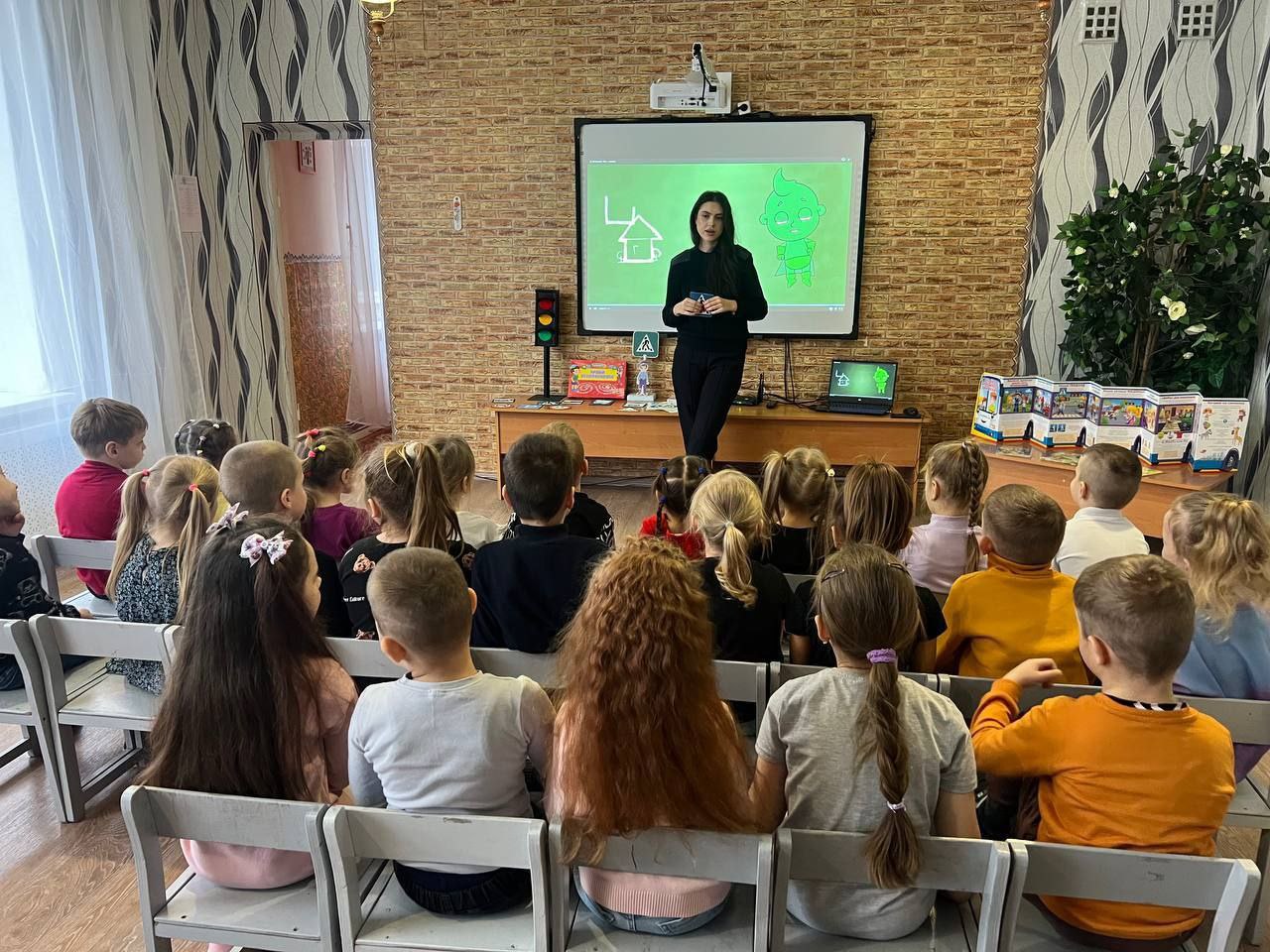 Сотрудники Госавтоинспекции провели профилактические мероприятия с самыми маленькими участниками дорожного движения