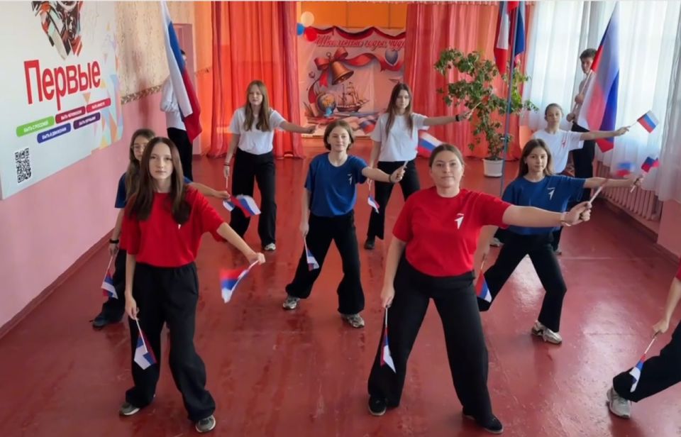В образовательных учреждениях Краснолучского городского округа прошли патриотические мероприятия В образовательных учреждениях Краснолучского городского округа прошли патриотические мероприятия