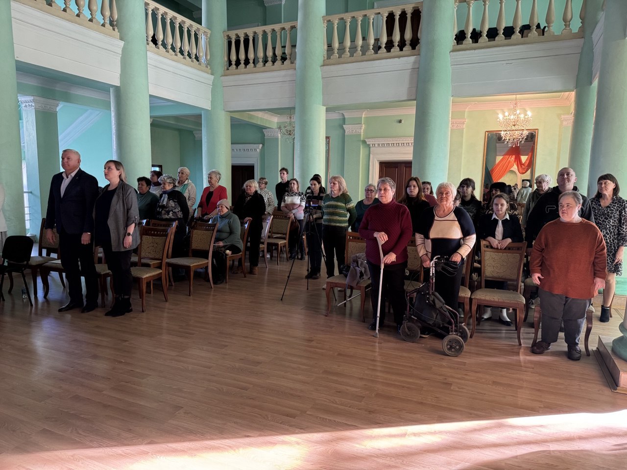 Владимир Шавлай: В преддверии Международного дня инвалидов, который ежегодно отмечается 3декабря, мне выпала честь принять участие в благотворительном концерте «В семье сВОИ таланты» Владимир Шавлай: В преддверии Международного дня инвалидов, который ежегодно отмечается 3декабря, мне выпала честь принять участие в благотворительном концерте «В семье сВОИ таланты»