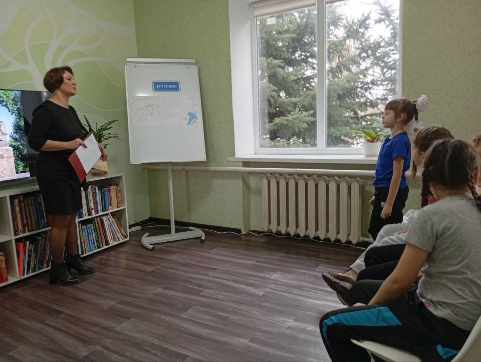 В Лутугинской районной библиотеке для детей прошло путешествие в прошлое В Лутугинской районной библиотеке для детей прошло путешествие в прошлое
