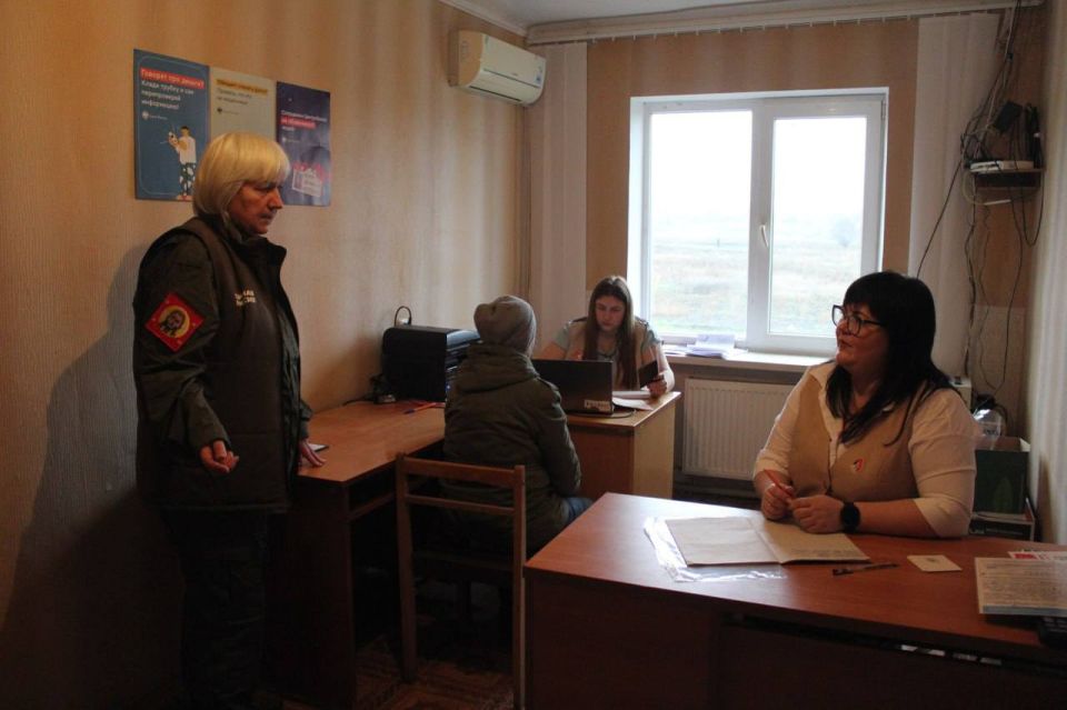 Светлана Гизай: В рамках рабочей поездки вместе с муниципальным депутатом, исполнительным секретарем Славяносербского отделения «Единой России» Светланой Мовчан, посетили выездной прием бригады МФЦ в селе Желтое Светлана Гизай: В рамках рабочей поездки вместе с муниципальным депутатом, исполнительным секретарем Славяносербского отделения «Единой России» Светланой Мовчан, посетили выездной прием бригады МФЦ в селе Желтое