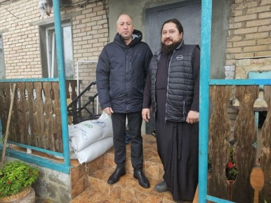 Многодетным семьям Славяносербщины доставляют крупы с Алтая