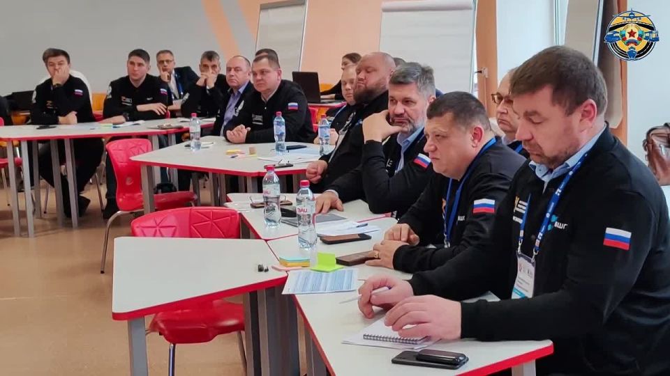 Альберт Апшев: Ключевые направления и задачи развития транспортной системы нашей страны, исторических регионов России и республики, в частности, обсудил сегодня с финалистами кадрового проекта «Герои Луганщины»