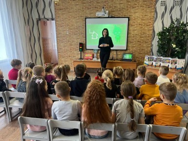 Дошкольникам провели познавательное занятие о соблюдении правил дорожного движения