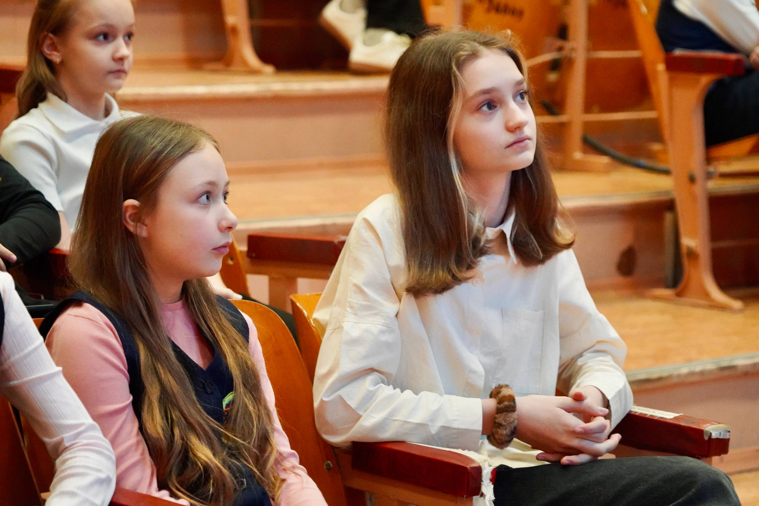 Лекция о минно-взрывной опасности для школьников Луганска Лекция о минно-взрывной опасности для школьников Луганска