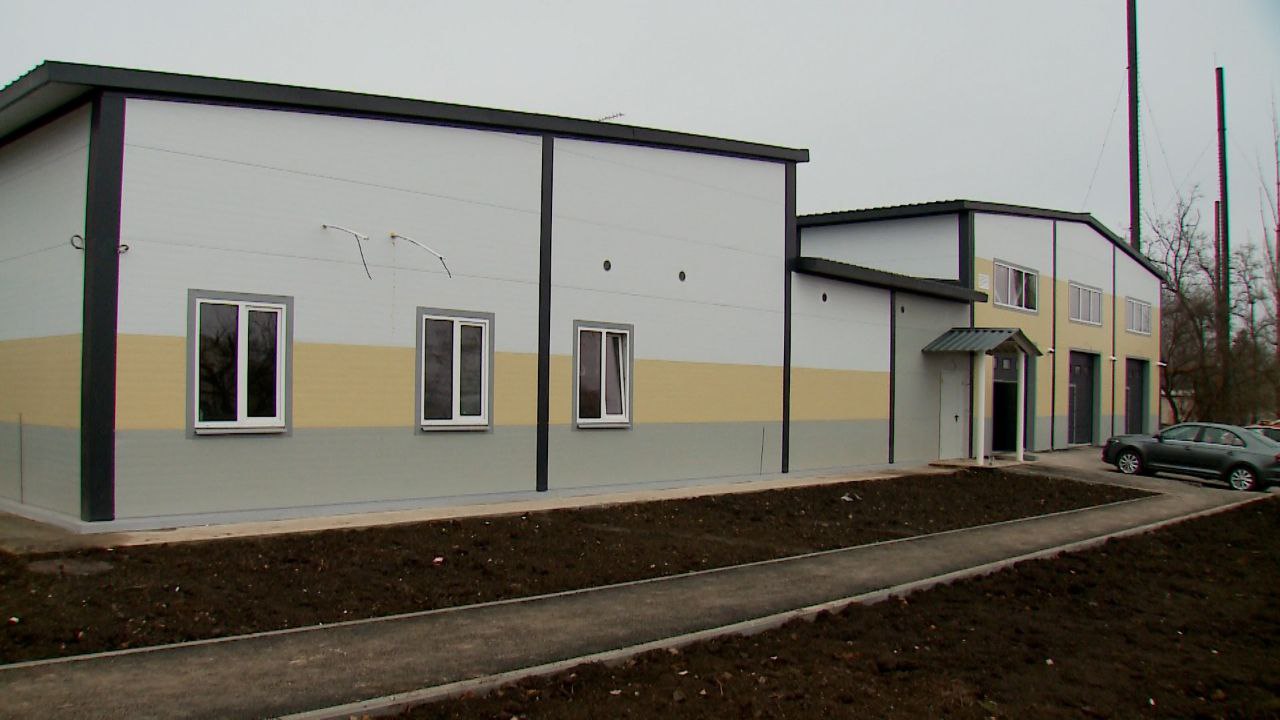 Тюменские строители завершили благоустройство территории, прилегающей к новому зданию подстанции скорой медицинской помощи Тюменские строители завершили благоустройство территории, прилегающей к новому зданию подстанции скорой медицинской помощи