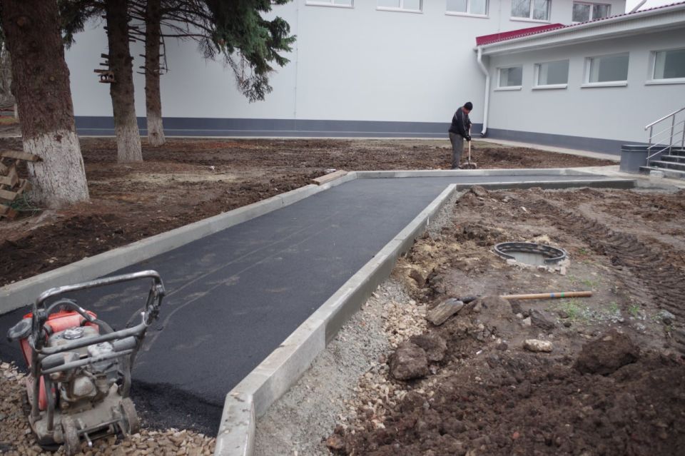 Сергей Крамаренко: В ходе рабочей поездки в поселок Металлист, посмотрел ход выполнения ремонтных работ на объекте Металлистский Дом культуры