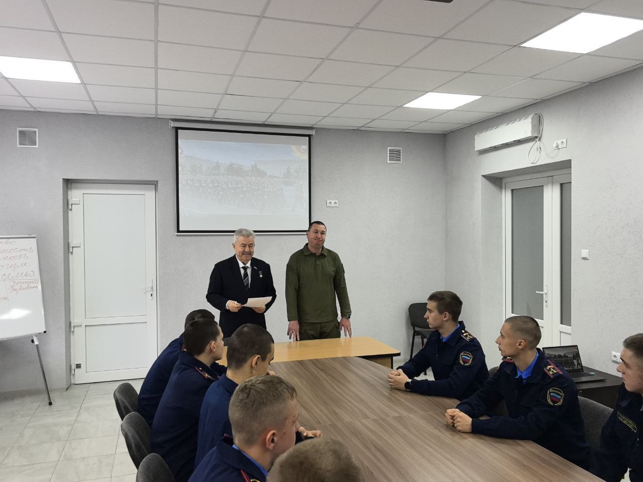 Виктор Водолацкий: Сегодня посетил Луганский казачий кадетский корпус им. маршала авиации Александра Ефимова Виктор Водолацкий: Сегодня посетил Луганский казачий кадетский корпус им. маршала авиации Александра Ефимова