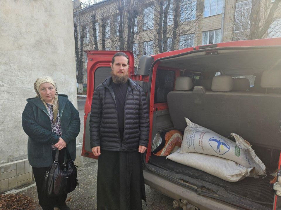 Многодетным семьям Славяносербщины доставляют крупы с Алтая Многодетным семьям Славяносербщины доставляют крупы с Алтая