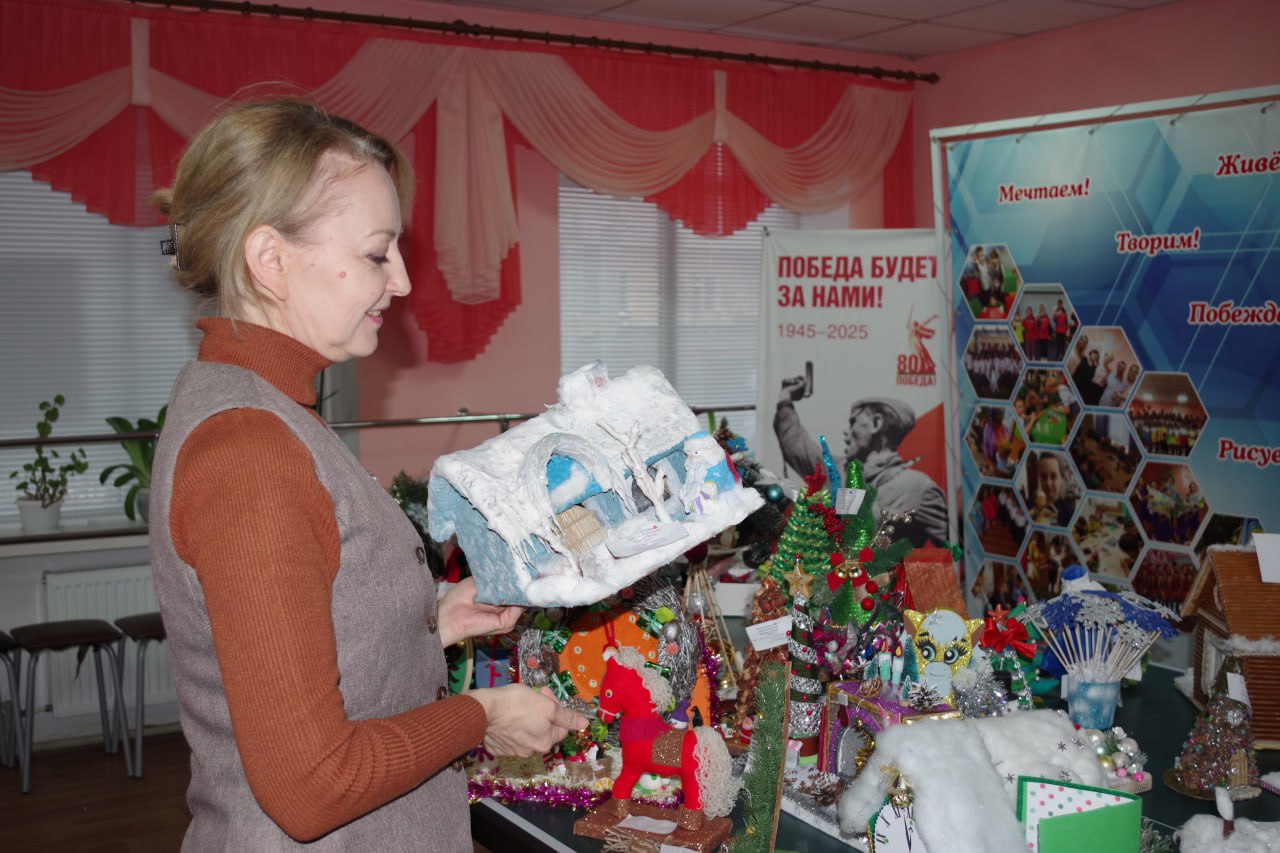 Сергей Крамаренко: В Славяносербском центре детского и юношеского творчества были подведены итоги первого муниципального этапа республиканской выставки-конкурса «Зима — пора чудес» Сергей Крамаренко: В Славяносербском центре детского и юношеского творчества были подведены итоги первого муниципального этапа республиканской выставки-конкурса «Зима — пора чудес»