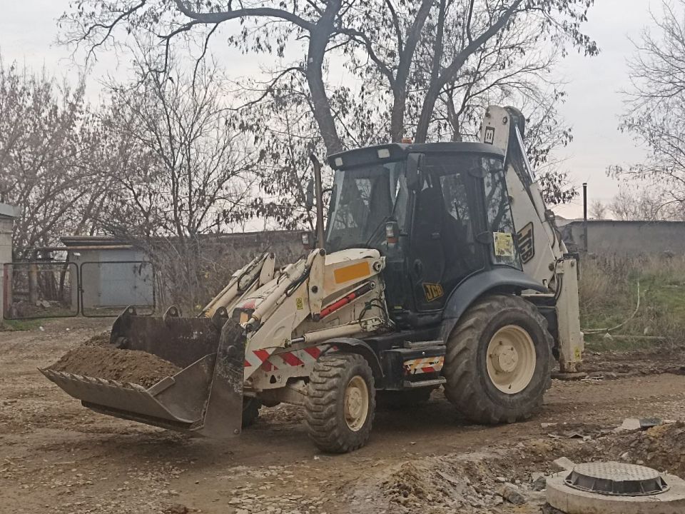 В Краснодоне продолжается благоустройство территории около Дворца культуры имени «Молодой Гвардии», которое реализует шеф-регион Тюменская область после завершения капитального ремонта фасада ДК В Краснодоне продолжается благоустройство территории около Дворца культуры имени «Молодой Гвардии», которое реализует шеф-регион Тюменская область после завершения капитального ремонта фасада ДК