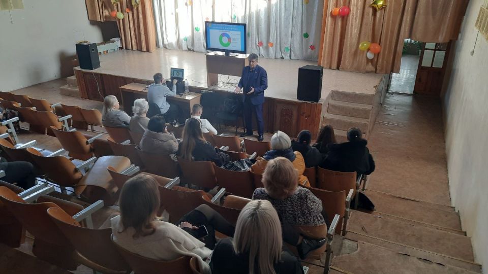 Сергей Цемкало: Прямой и честный диалог с жителями: Как депутат отчитался о работе перед избирателями Сергей Цемкало: Прямой и честный диалог с жителями: Как депутат отчитался о работе перед избирателями