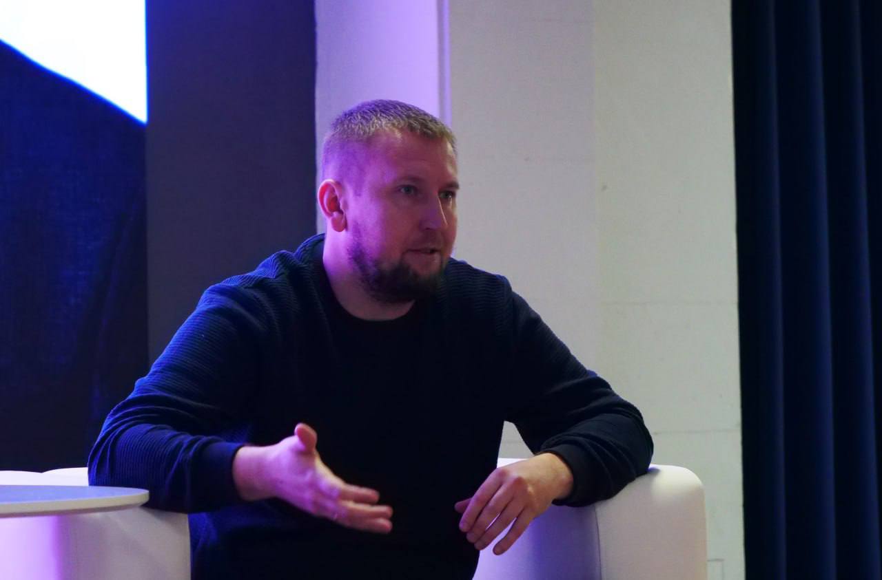 Отдел по реализации молодежной политики Администрации города Луганска совместно с ФГБУ ВО «ЛГПУ» организовали встречу студентов Института истории, международных отношений и социально-политических наук с Председателем... Отдел по реализации молодежной политики Администрации города Луганска совместно с ФГБУ ВО «ЛГПУ» организовали встречу студентов Института истории, международных отношений и социально-политических наук с Председателем...