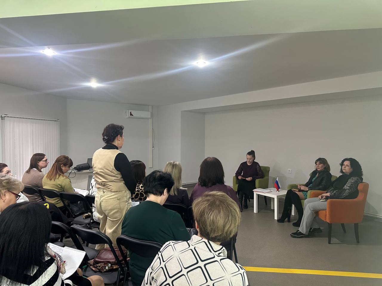 В Центре молодежных инициатив «Гравитация» прошёл круглый стол с представителями учебных учреждений муниципального округа, посвящённый теме «Раннее выявление социального неблагополучия»