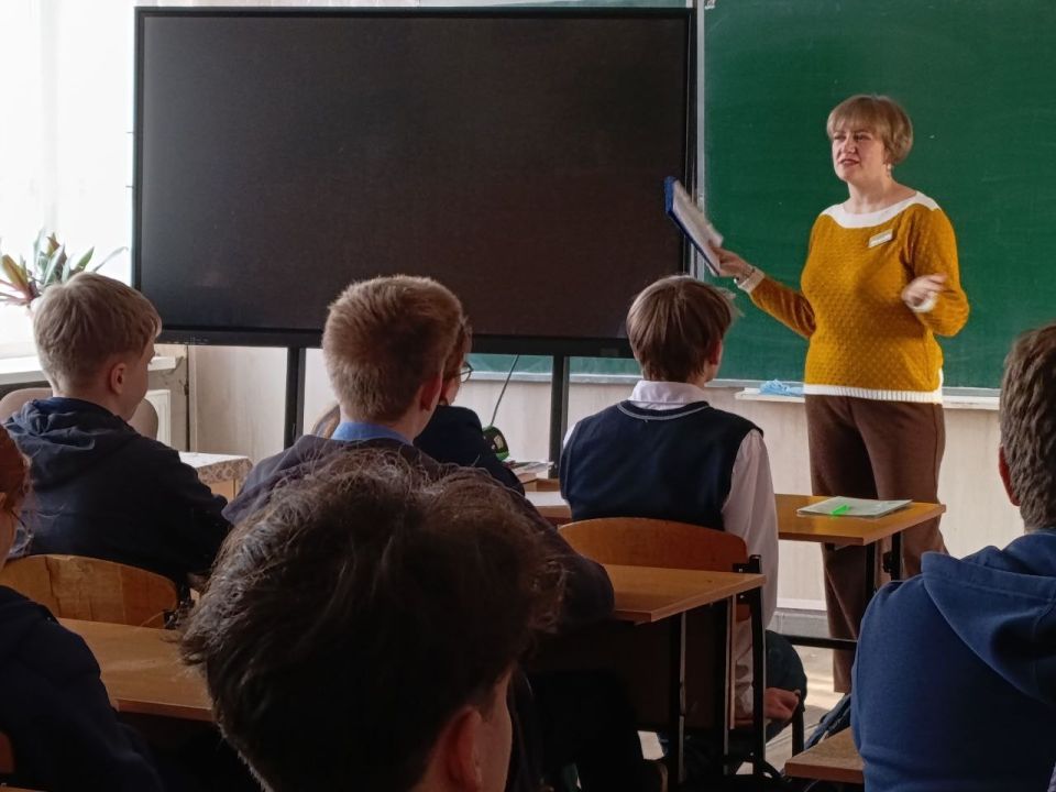 В Лутугинской средней школе №1 прошло занятие для 9-классников: "Особенности подросткового возраста" В Лутугинской средней школе №1 прошло занятие для 9-классников: "Особенности подросткового возраста"