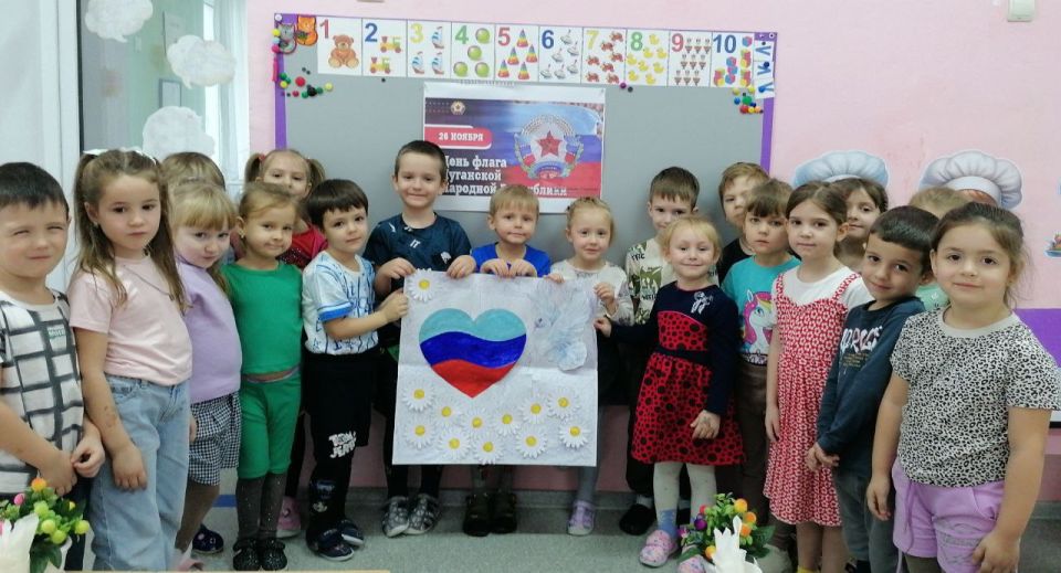 В образовательных учреждениях Краснолучского городского округа прошли патриотические мероприятия В образовательных учреждениях Краснолучского городского округа прошли патриотические мероприятия