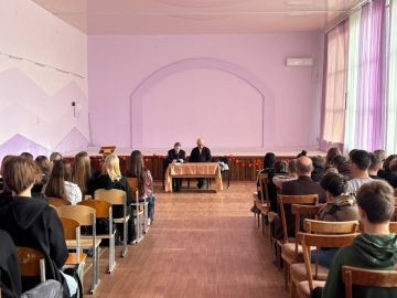 В Ровеньковской школе №3 прошла важная и познавательная встреча для старшеклассников