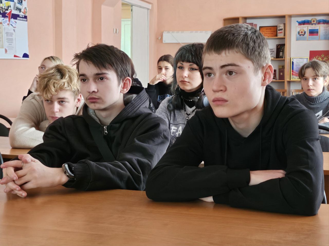 Студенты Брянковского колледжа ЛГПУ в течение ноября активно участвовали в мероприятиях, посвящённых презентации проекта «Аудиовизуальная энциклопедия этнокультур России» Студенты Брянковского колледжа ЛГПУ в течение ноября активно участвовали в мероприятиях, посвящённых презентации проекта «Аудиовизуальная энциклопедия этнокультур России»