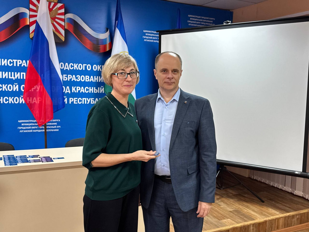 Команда партийцев Краснолучского местного отделения пополнилась новыми членами Команда партийцев Краснолучского местного отделения пополнилась новыми членами