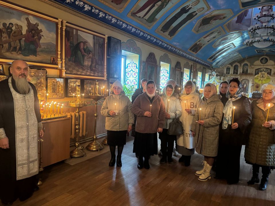В Свято-Николаевском храме города Первомайска состоялась панихида по павшим героям Отечества, участникам СВО В Свято-Николаевском храме города Первомайска состоялась панихида по павшим героям Отечества, участникам СВО
