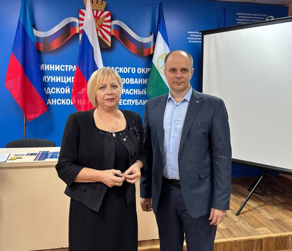 Команда партийцев Краснолучского местного отделения пополнилась новыми членами Команда партийцев Краснолучского местного отделения пополнилась новыми членами