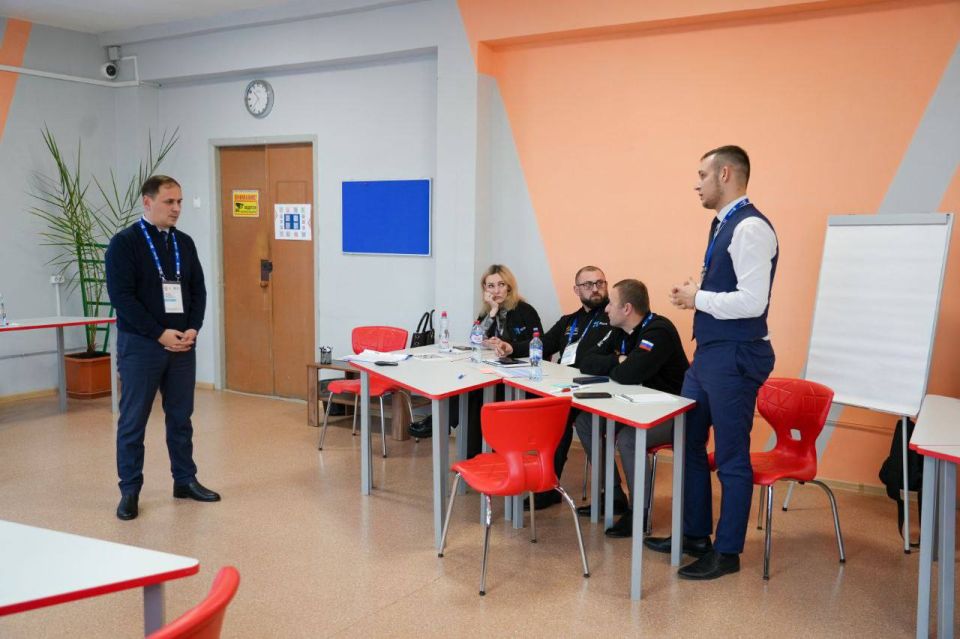 Наталия Пащенко: Участник проекта "Герои Луганщины" Валерий Татаренко: "Второй модуль дал глубокое понимание экономики и финансов!" Наталия Пащенко: Участник проекта "Герои Луганщины" Валерий Татаренко: "Второй модуль дал глубокое понимание экономики и финансов!"