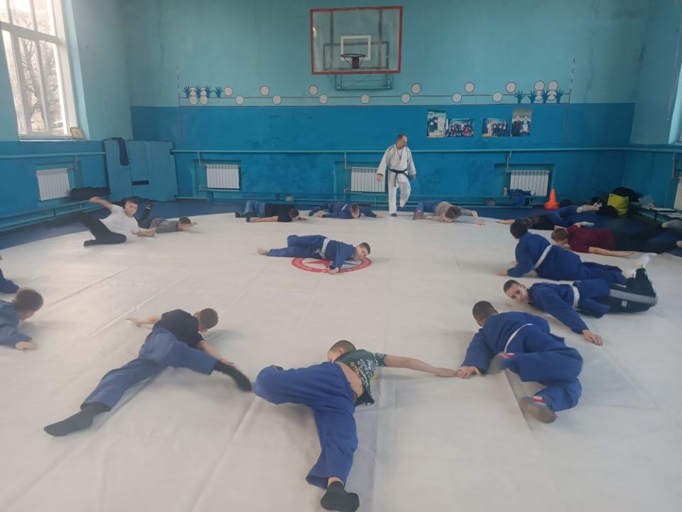 В спортивной школе города Ровеньки прошло открытое занятие по дзюдо для группы начальной подготовки В спортивной школе города Ровеньки прошло открытое занятие по дзюдо для группы начальной подготовки