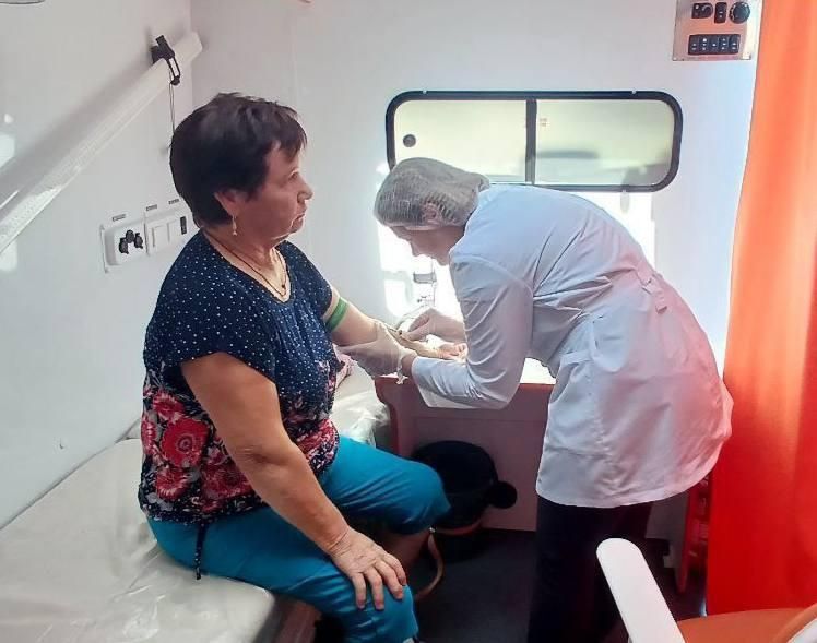 Более 4000 жителей Славяносербского округа получили медицинскую помощь благодаря передвижному ФАП Более 4000 жителей Славяносербского округа получили медицинскую помощь благодаря передвижному ФАП
