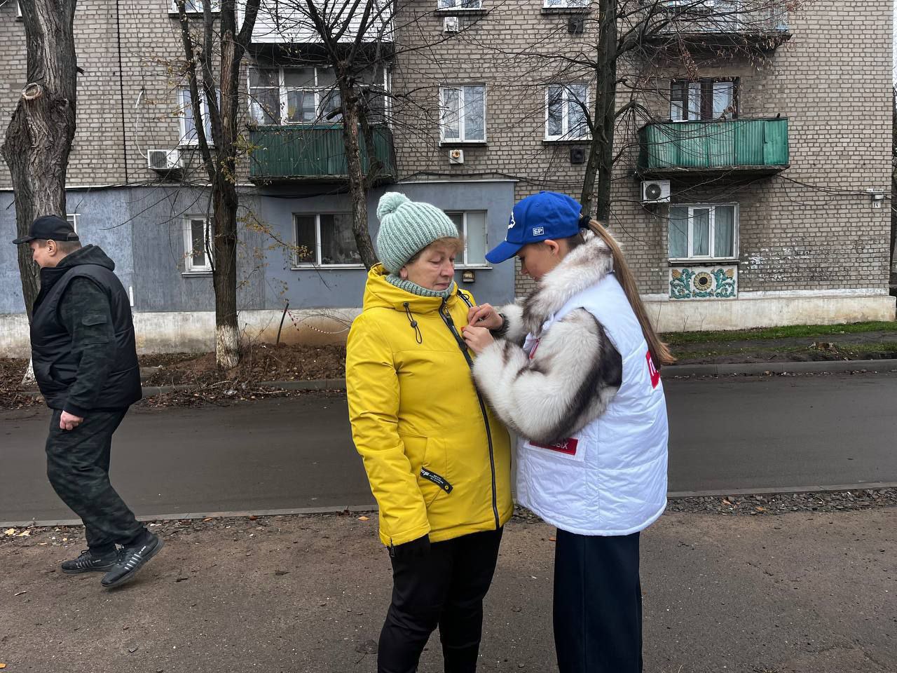 Патриотическая акция «Ленточка Республики» ко Дню флага ЛНР Патриотическая акция «Ленточка Республики» ко Дню флага ЛНР