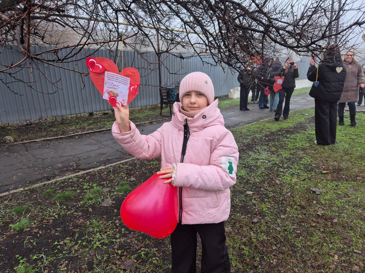 «Дерево признания в любви мамам»: тёплый праздник в Дубовском «Дерево признания в любви мамам»: тёплый праздник в Дубовском