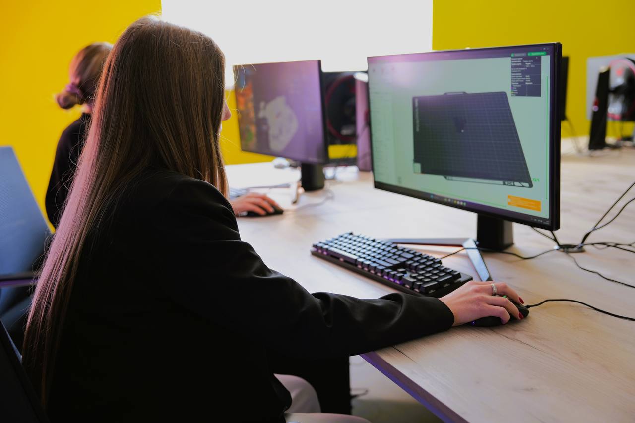 Ваш новый офис ждет вас. Хватит работать из дома и кофеен! Центр «Мой бизнес» ЛНР предоставляет бесплатное пространство, где рождаются лучшие бизнес-идеи Ваш новый офис ждет вас. Хватит работать из дома и кофеен! Центр «Мой бизнес» ЛНР предоставляет бесплатное пространство, где рождаются лучшие бизнес-идеи