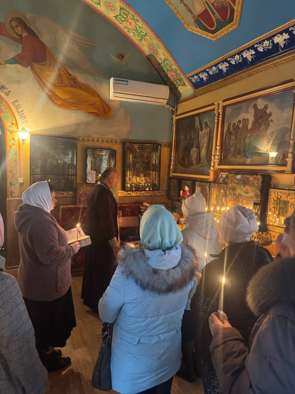 В Свято-Николаевском храме города Первомайска состоялась панихида по павшим героям Отечества, участникам СВО