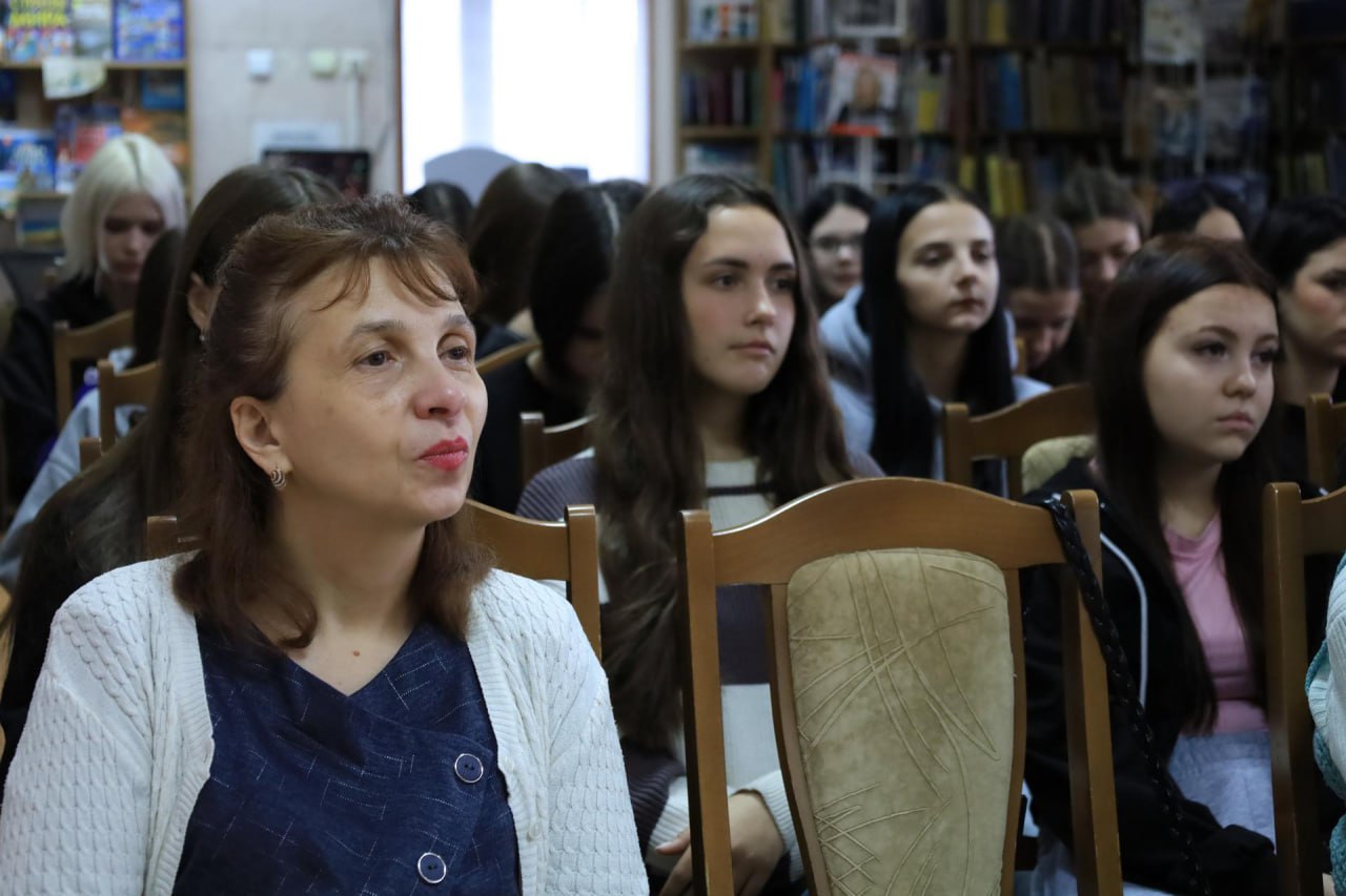 Интерактивная беседа "Финансовая грамотность – путь к успеху" с представителем банка в рамках проекта "Живая книга" Интерактивная беседа "Финансовая грамотность – путь к успеху" с представителем банка в рамках проекта "Живая книга"