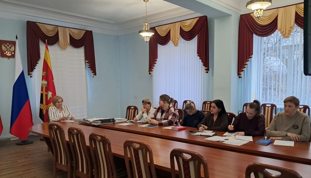 В Администрации Краснодонского муниципального округа состоялось заседание Совета по вопросам опеки и попечительства, на котором обсуждались важные вопросы, касающиеся защиты прав и законных интересов детей