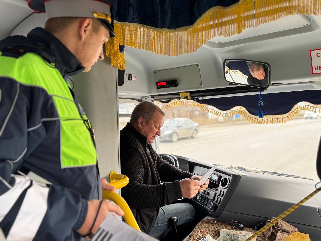 В городе Ровеньки прошла общегородская акция «Письмо водителю» В городе Ровеньки прошла общегородская акция «Письмо водителю»