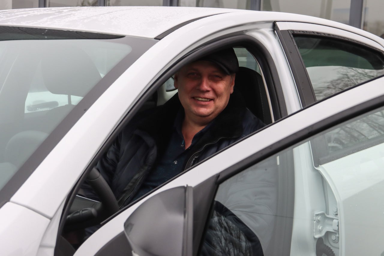 ОСФР по ЛНР передал во владение гражданам, ранее пострадавшим на производстве, автомобили с ручным управлением ОСФР по ЛНР передал во владение гражданам, ранее пострадавшим на производстве, автомобили с ручным управлением