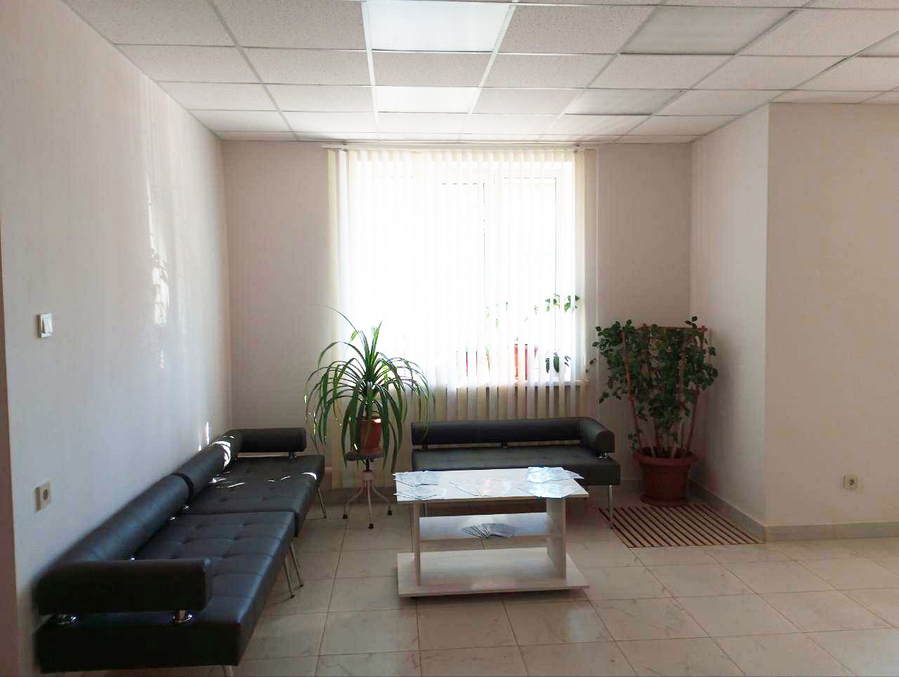 В этом году Курганская область провела комплексные работы по ремонту и оснащению городской стоматологии в Краснодоне, включая внутренние помещения, кровлю и кабинет первичного осмотра В этом году Курганская область провела комплексные работы по ремонту и оснащению городской стоматологии в Краснодоне, включая внутренние помещения, кровлю и кабинет первичного осмотра