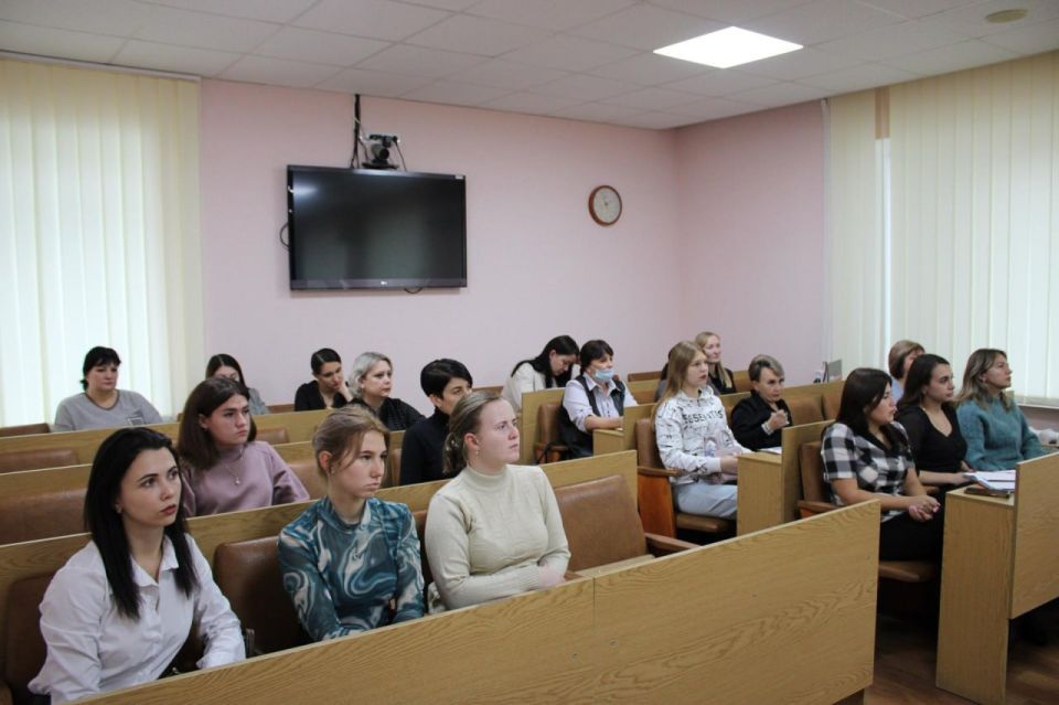 Андрей Рубанцов: Совещание с руководителями волонтерских отрядов состоялось в Ровеньках Андрей Рубанцов: Совещание с руководителями волонтерских отрядов состоялось в Ровеньках