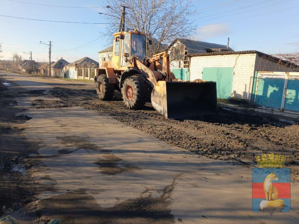 Коммунальные службы проводят работы на территории города Лисичанска Коммунальные службы проводят работы на территории города Лисичанска