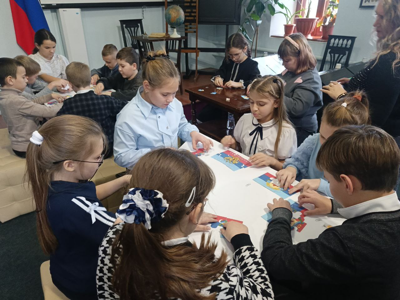 В мемориальном музее Бориса Гринченко прошел квиз «Флаг моей Республики», для учащихся Алексеевской гимназии В мемориальном музее Бориса Гринченко прошел квиз «Флаг моей Республики», для учащихся Алексеевской гимназии