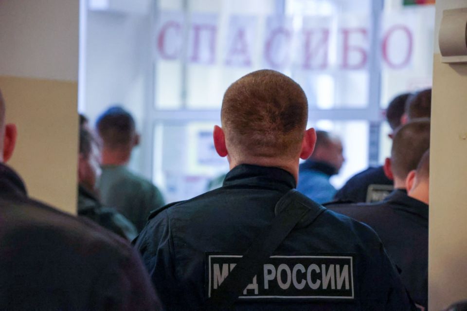 111111 Сотрудники Сводного отряда полиции МВД России в ЛНР стали донорами крови 111111 Сотрудники Сводного отряда полиции МВД России в ЛНР стали донорами крови